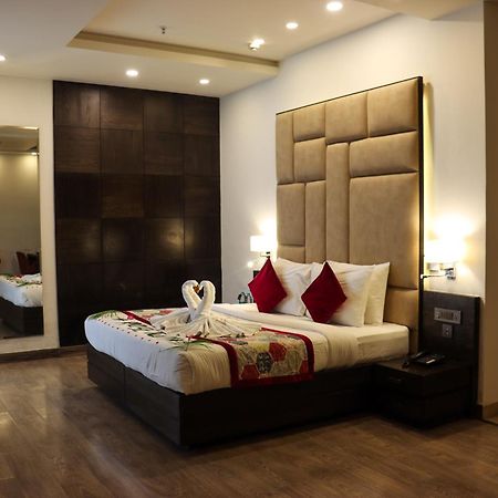 Rosetum Kasauli Hotel Ngoại thất bức ảnh