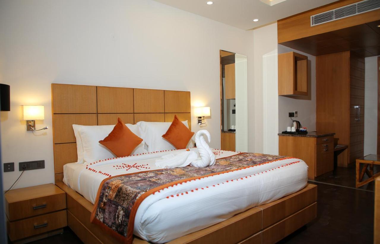 Rosetum Kasauli Hotel Ngoại thất bức ảnh