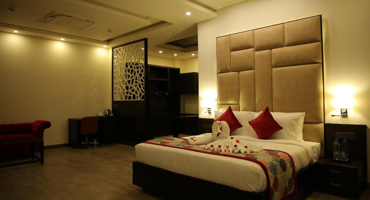 Rosetum Kasauli Hotel Ngoại thất bức ảnh