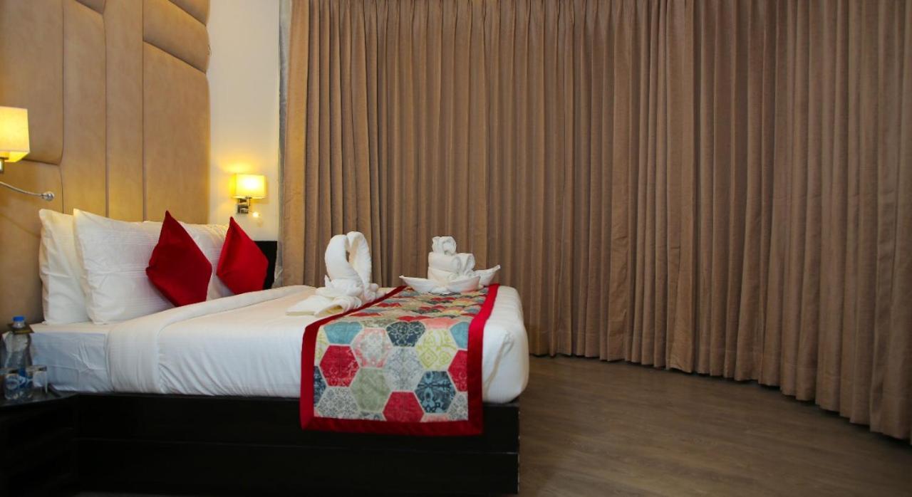 Rosetum Kasauli Hotel Ngoại thất bức ảnh