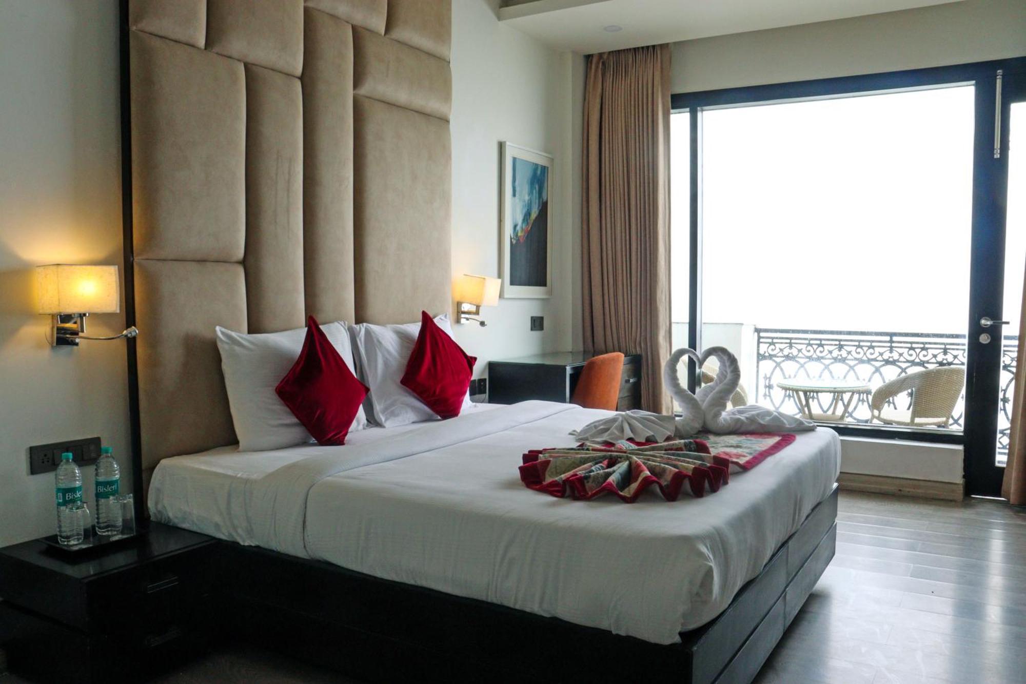 Rosetum Kasauli Hotel Ngoại thất bức ảnh